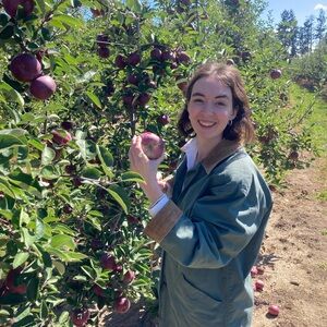 Meet your Posher, Emily